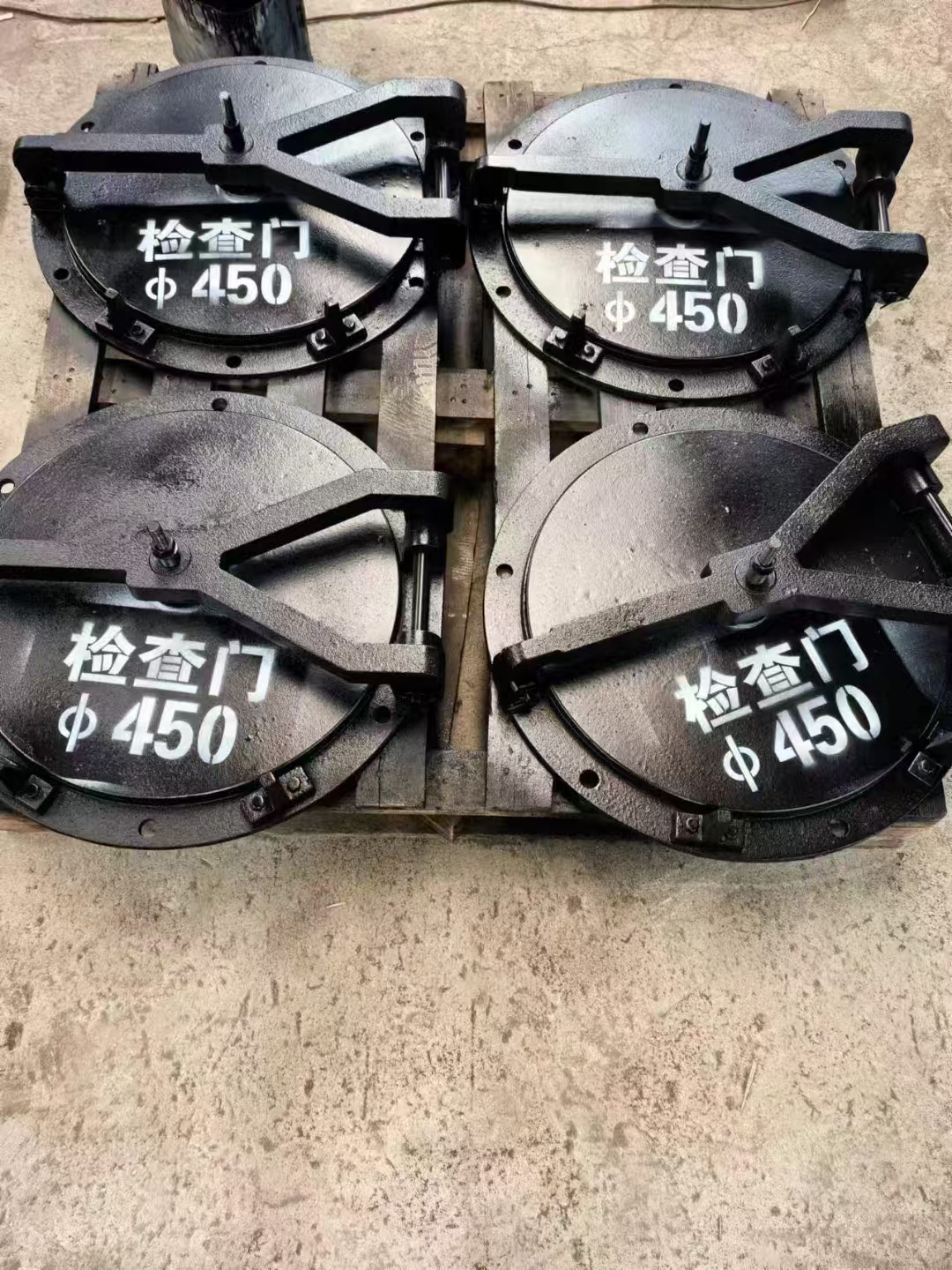 不同類型的鍋爐，其爐門(mén)的結(jié)構(gòu)和特點(diǎn)有哪些區(qū)別？